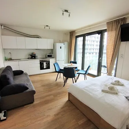 Modern With Parking Apartmán